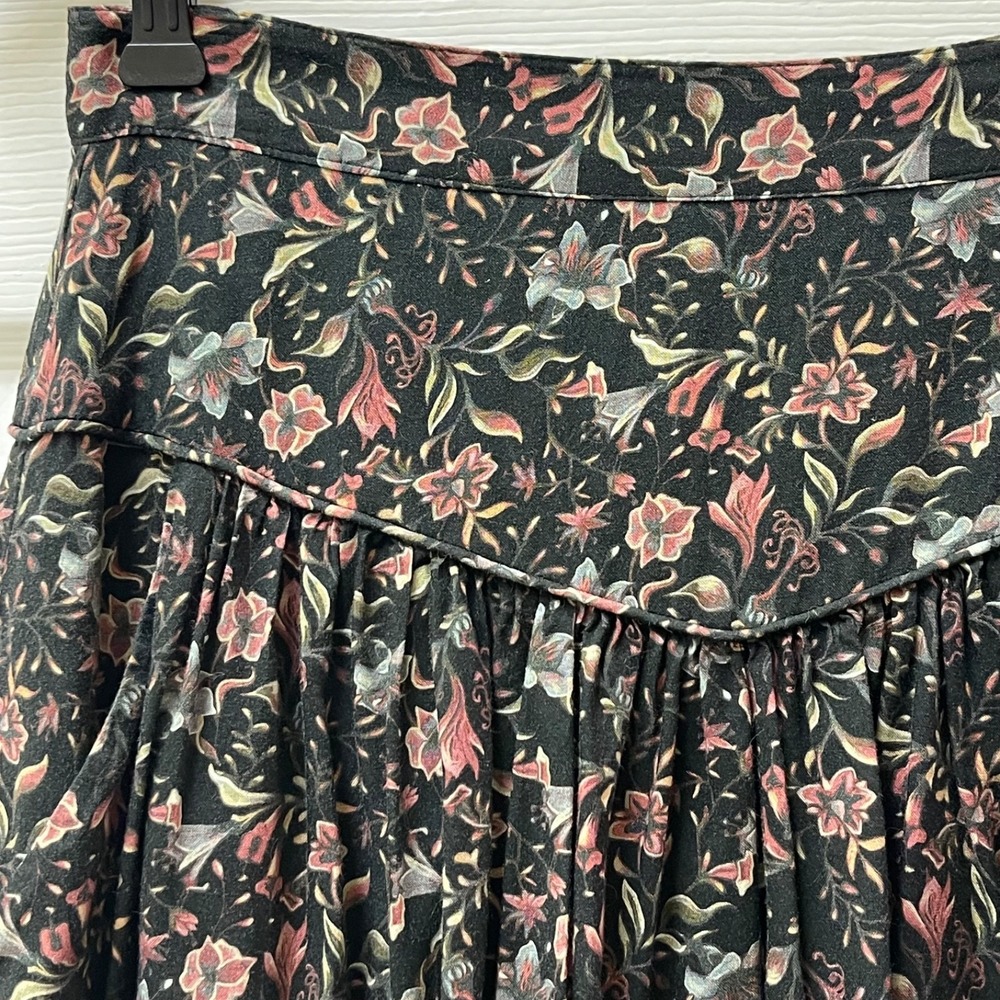 Peruvian Connection Women's Sz 4 V-Yoke Floral Print Mini Skirt Pockets